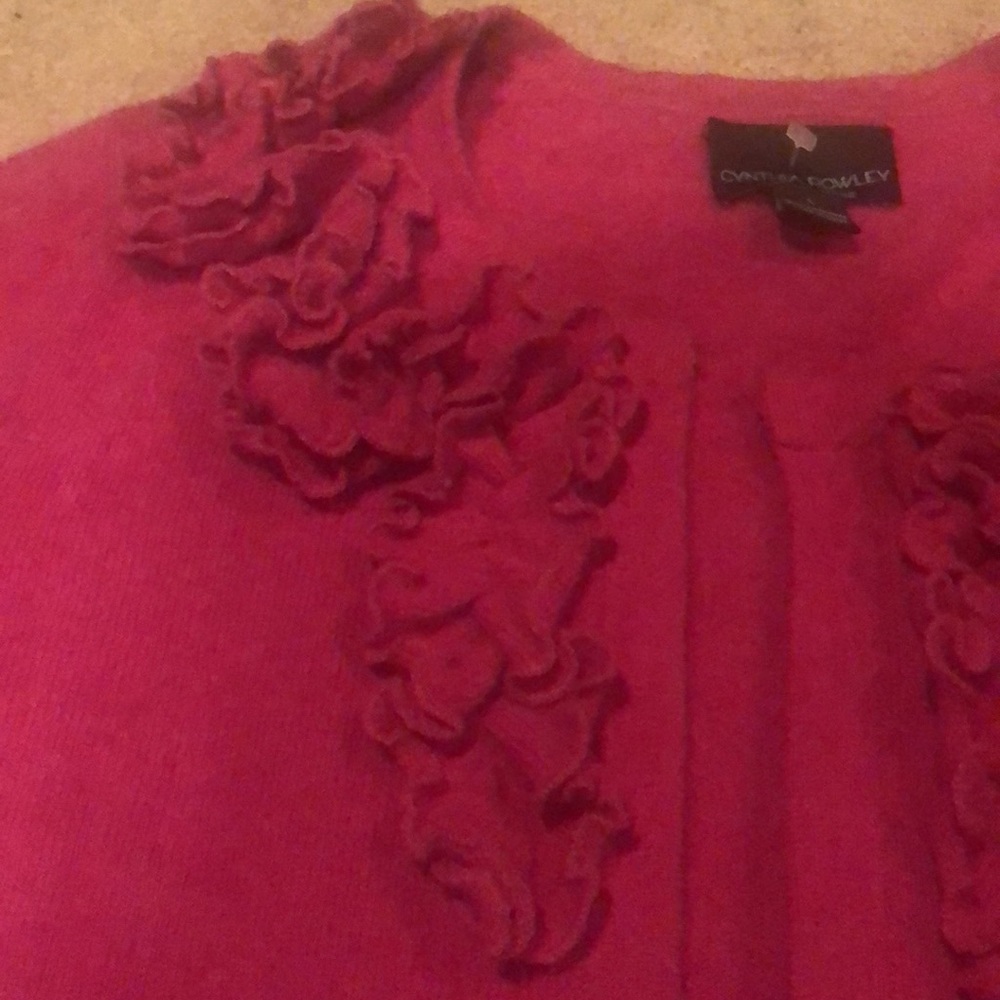 Incredibly soft cashmere cardigan. Great condition - Picture 2 of 4